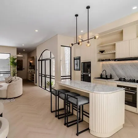 Canvas Townhouse - Brand New 2Br In Central Canggu